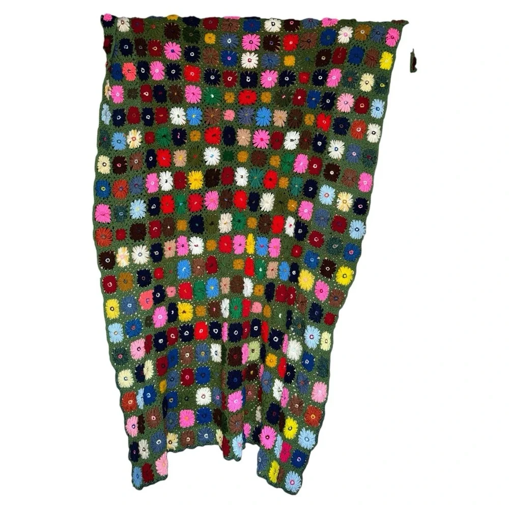 VTG Handmade Crochet Afghan Blanket Raised 3D‎ Flowers Granny Large 74x48
